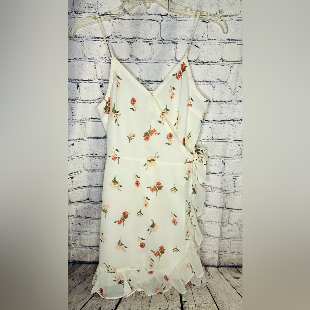 Hollister Floral wrap dress ruffles flowers pink beige Small Spring Easter Beach
